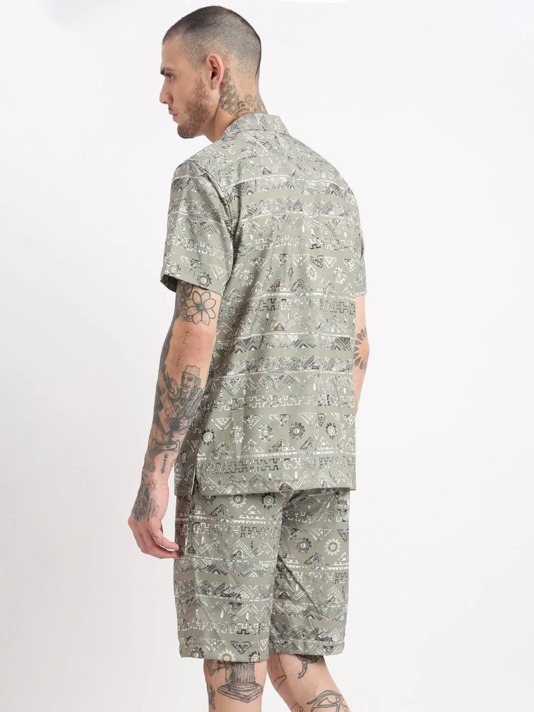 Men Geometric Print Cuban Collar Green Co-Ords Set