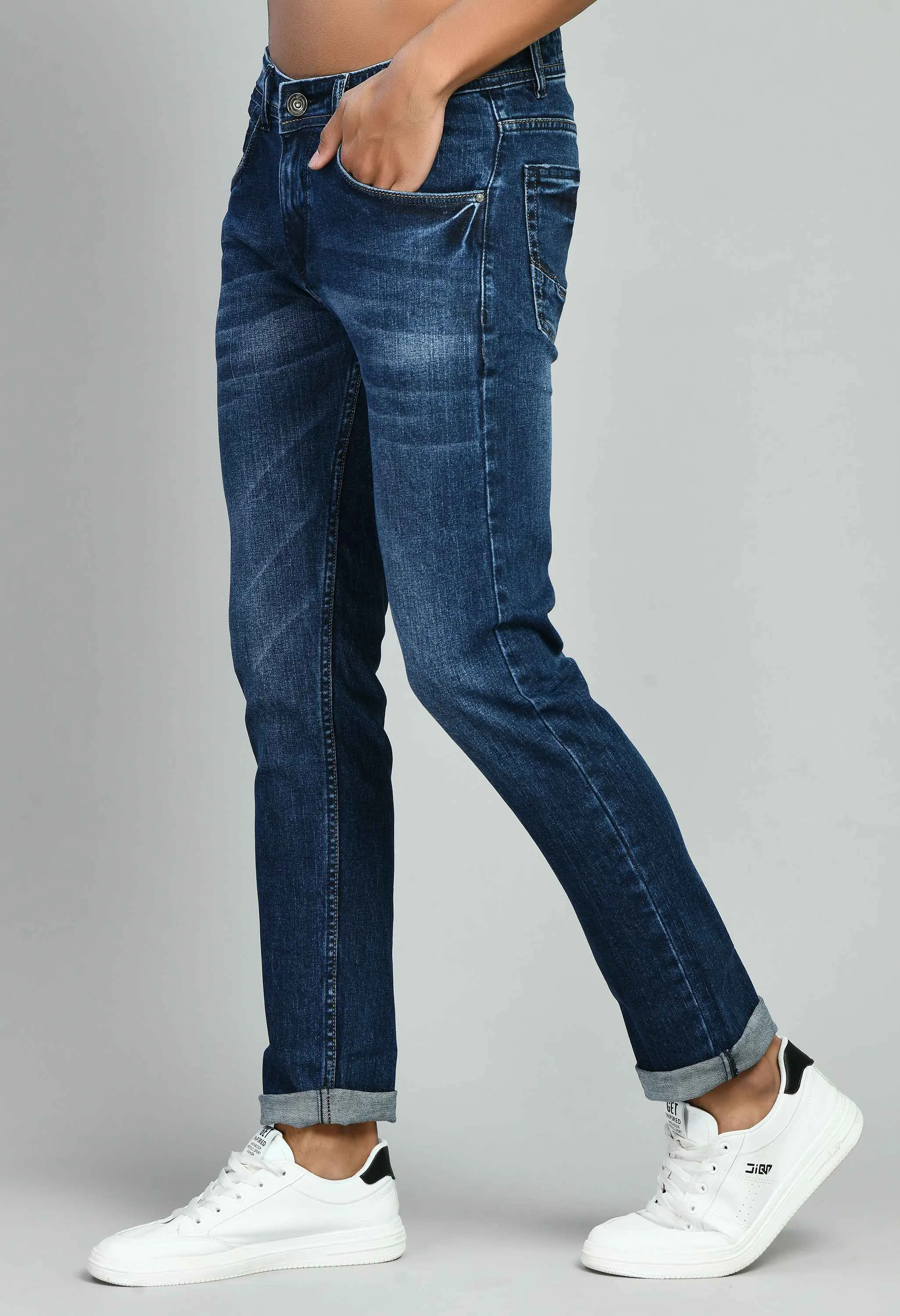 Men's Blue Flat Finish Straight Fit Jeans